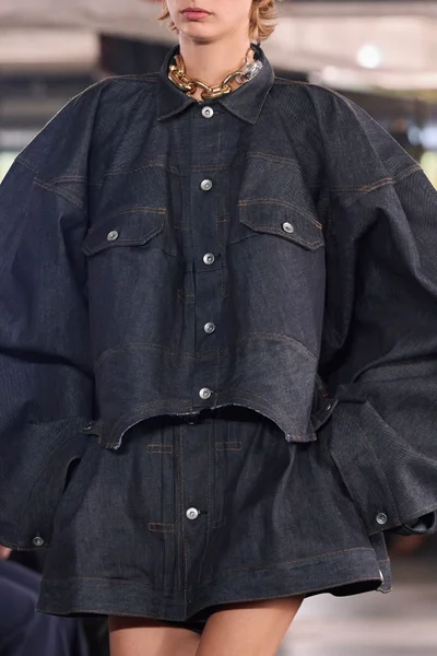 Look 28